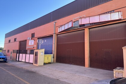 Průmyslové haly v Poligo, Rafelbunyol, Valencia. 